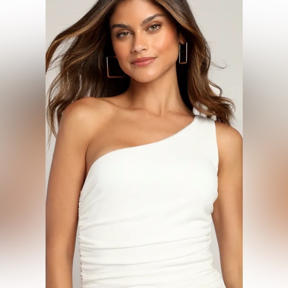 Womens New Lulús Total Appeal White Ruched One-Shoulder Bodycon Midi Dress - Picture 2 of 11